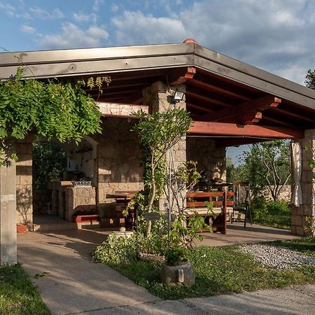 Apartments Punta Селине Экстерьер фото