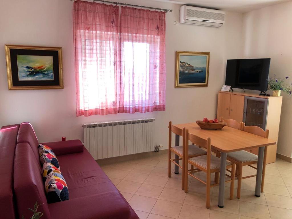 Apartments Punta Селине Экстерьер фото