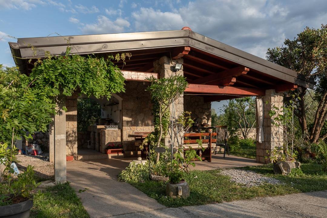 Apartments Punta Селине Экстерьер фото