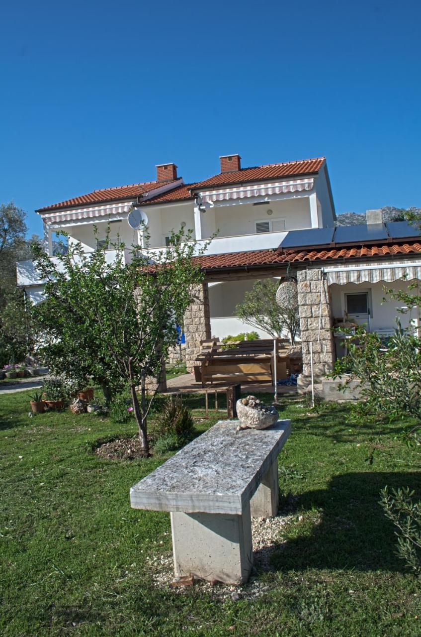 Apartments Punta Селине Экстерьер фото
